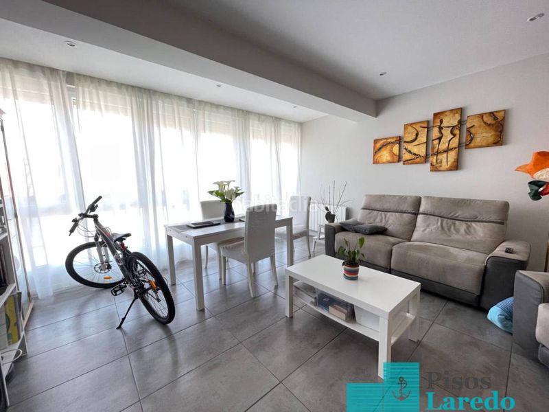 Foto 653c06c7-172b-4d4f-b9ad-797c33e48984. Pis amb calefacció aparcament a Centro Laredo