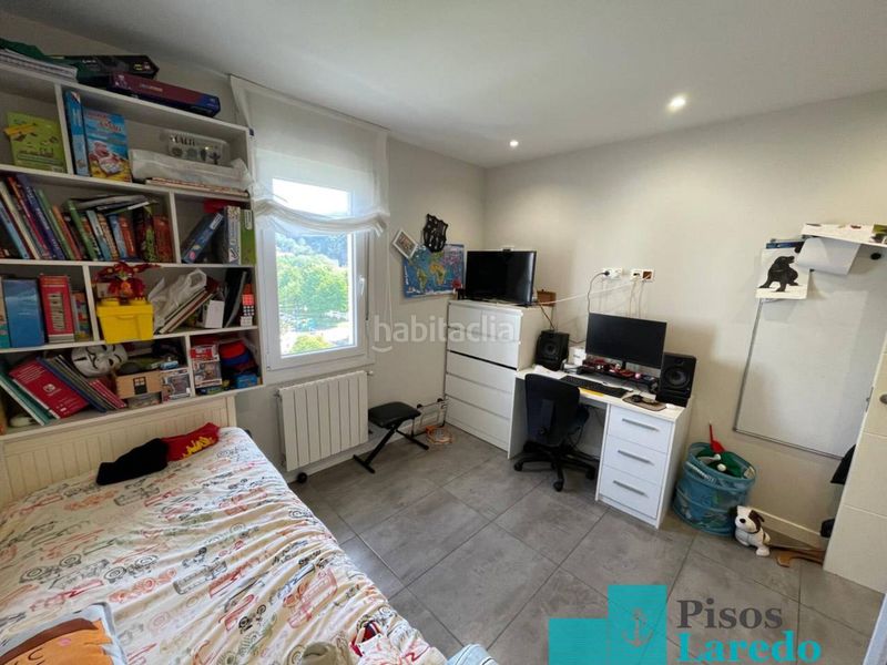 Foto d4ee0c59-a13c-4f2c-88ce-308e9db06e0d. Pis amb calefacció aparcament a Centro Laredo