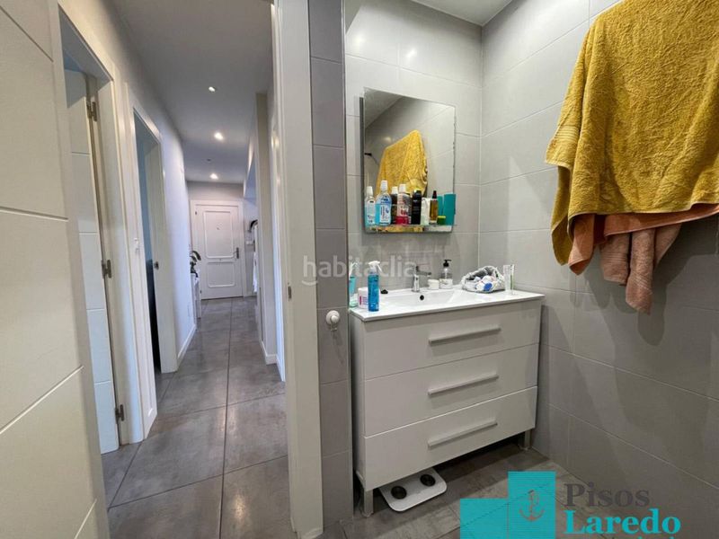 Foto e3b6cdca-8888-497b-aa09-ca610d0ee286. Pis amb calefacció aparcament a Centro Laredo