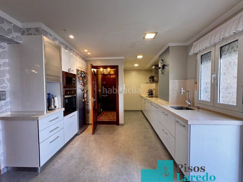 Foto 1d6072fe-7fb5-41a7-8ba2-0a998bef5c1d. Pis amb calefacció aparcament piscina a Carlos V Laredo