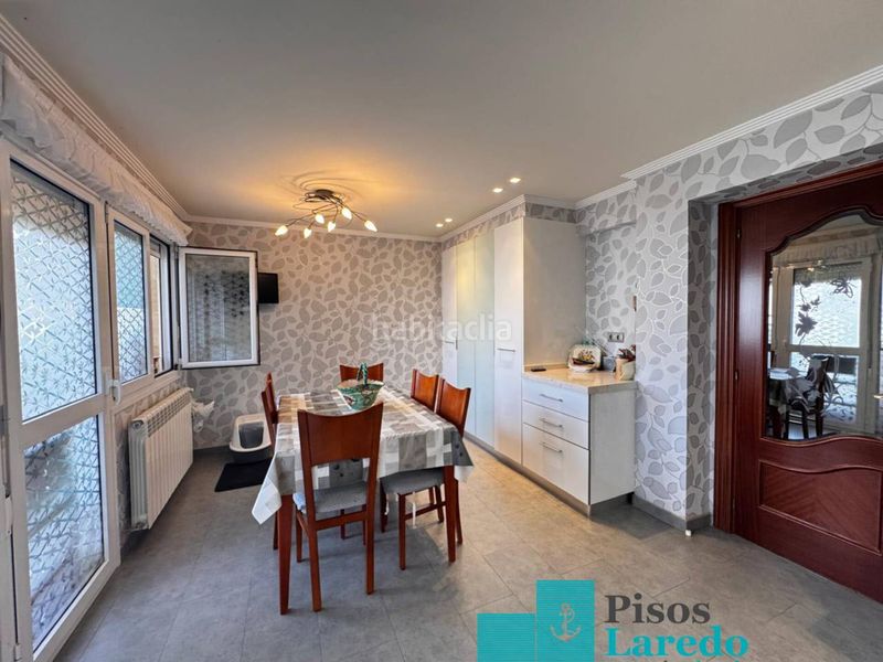 Foto 269c1903-ecc9-46c5-8434-d68f0f98320d. Pis amb calefacció aparcament piscina a Carlos V Laredo