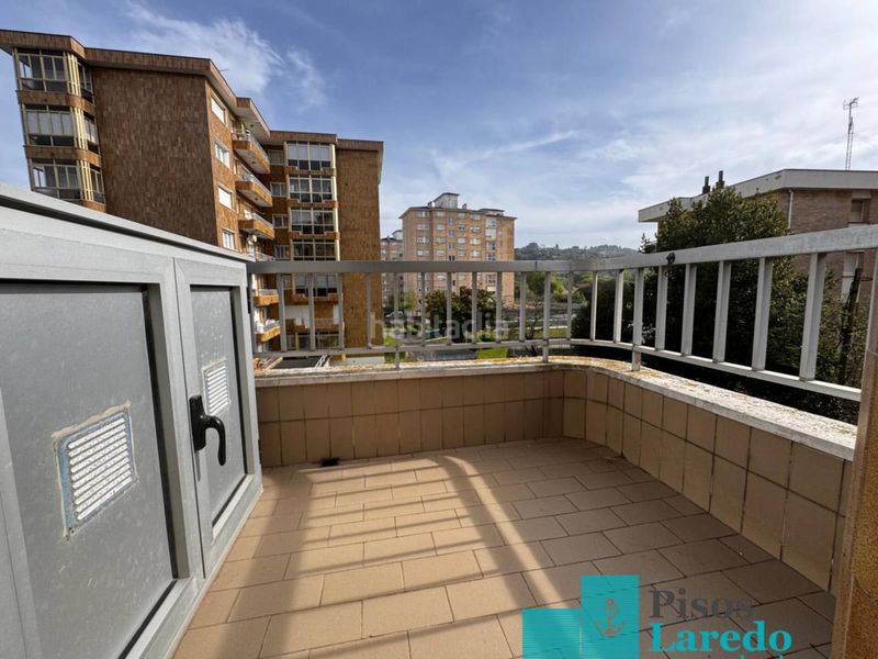 Foto 276d9ef0-5343-477e-80e8-e5fbed9a3cf8. Pis amb calefacció aparcament piscina a Carlos V Laredo