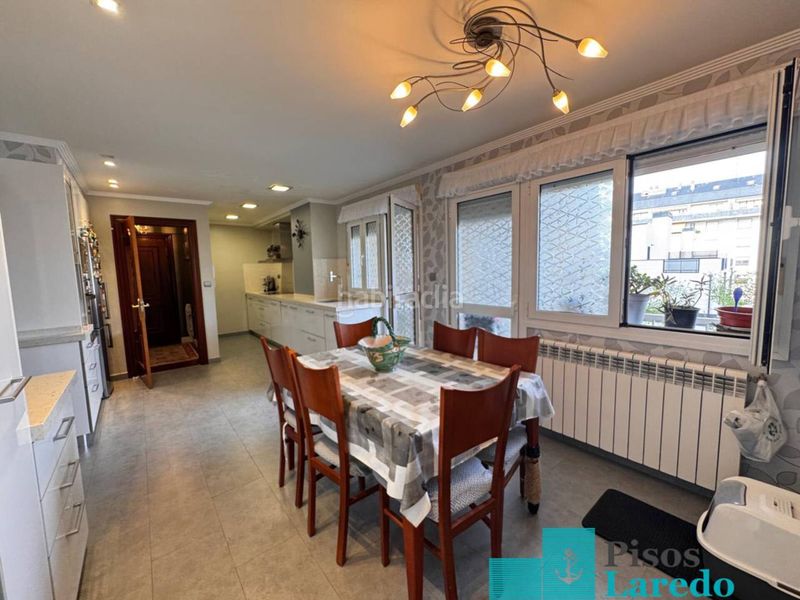 Foto 27e84d1b-b7b1-4963-a7c5-8b39be683be7. Pis amb calefacció aparcament piscina a Carlos V Laredo