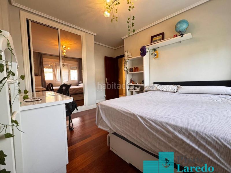 Foto 35fdbd4f-ca57-4ff5-aa18-7e75971450a5. Pis amb calefacció aparcament piscina a Carlos V Laredo