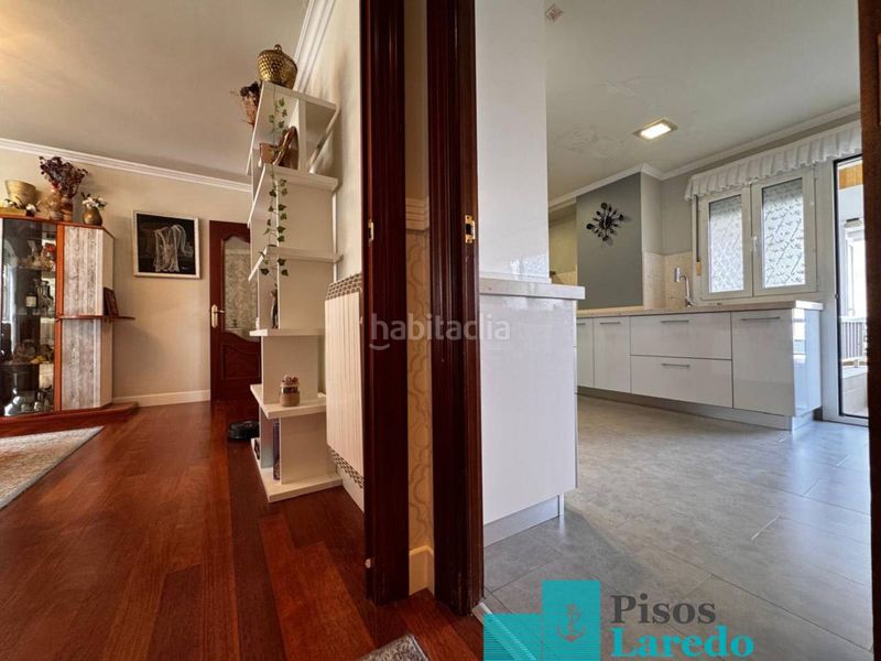 Foto 4c05abc8-4f05-49f8-b013-2a75666e0444. Pis amb calefacció aparcament piscina a Carlos V Laredo