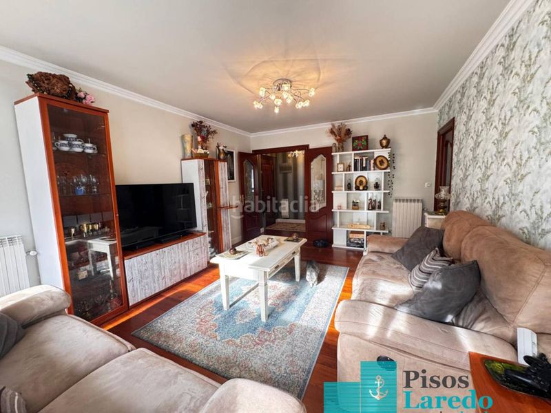 Foto 69895765-754a-4436-a4d6-348474b26925. Pis amb calefacció aparcament piscina a Carlos V Laredo