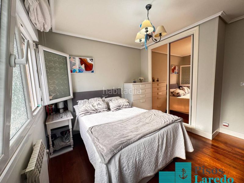 Foto 794d7099-ecf3-4560-b419-f22a9e44f99c. Pis amb calefacció aparcament piscina a Carlos V Laredo