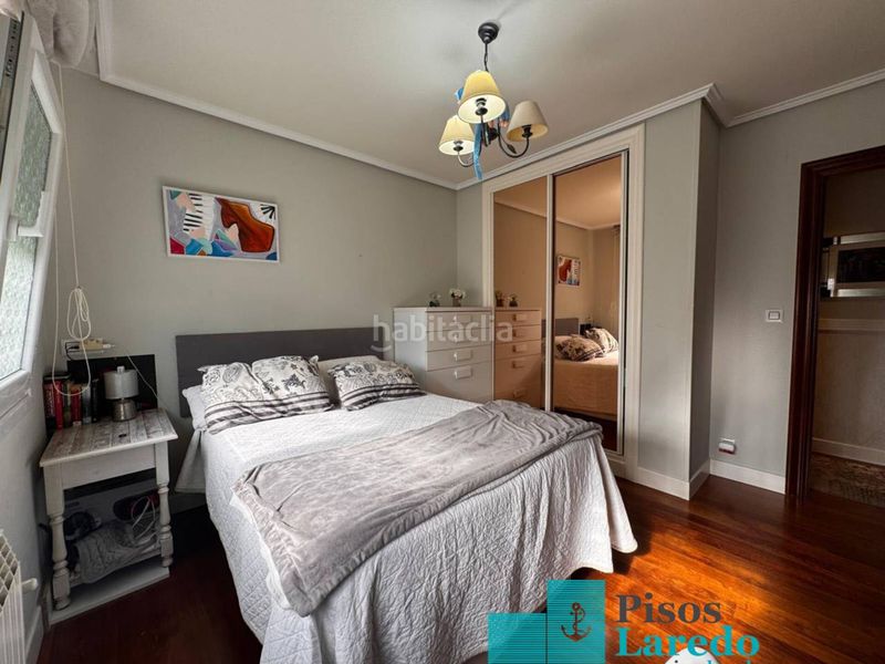 Foto 90a02715-bba6-4fa8-96b5-d3882d17f3c7. Pis amb calefacció aparcament piscina a Carlos V Laredo