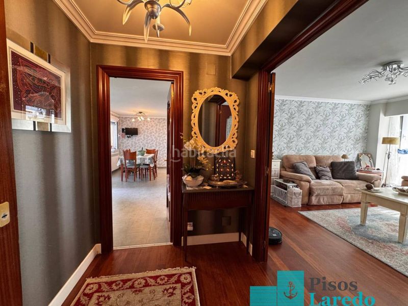 Foto cdf2f98c-0345-430a-b285-d1c9af72ce6c. Pis amb calefacció aparcament piscina a Carlos V Laredo