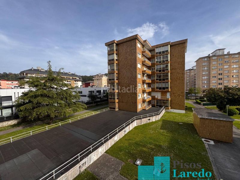 Foto e6ef7724-3bd4-4f6e-9053-46ef59649906. Pis amb calefacció aparcament piscina a Carlos V Laredo