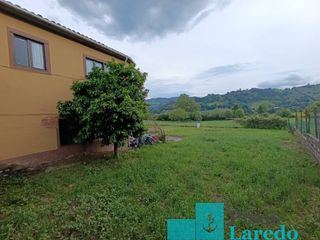 Haus  Calle la gerra 25. Casa con negocio de hostelería y gran jardín. tu negocio y tu ho