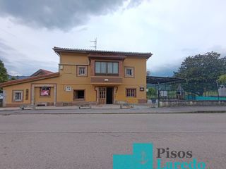 Casa en Calle la gerra 25. Casa con negocio de hosteler�a y gran jard�n. tu negocio y tu ho