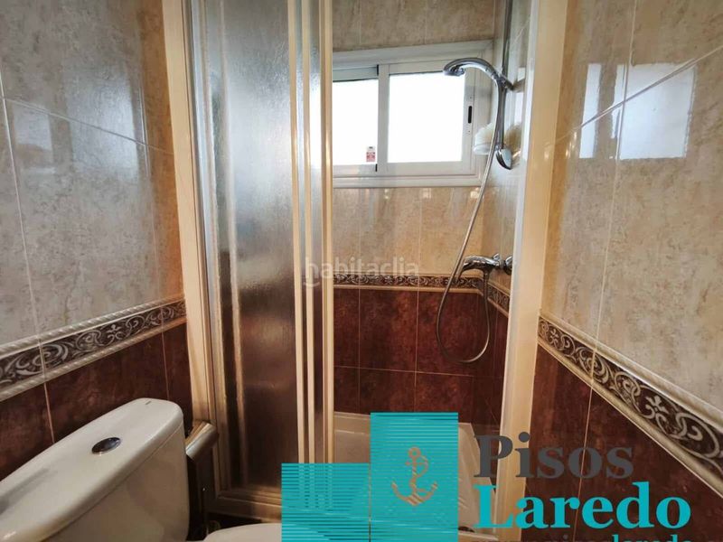 Foto f2c8f81b-99a0-480f-bcde-14d62e86834d. Pis a Zona Playa Laredo