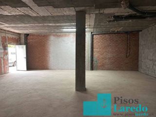 Business premise in Calle La Somadilla 30