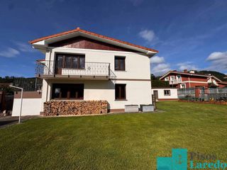 House  Calle pomar. Casa en venta en guriezo