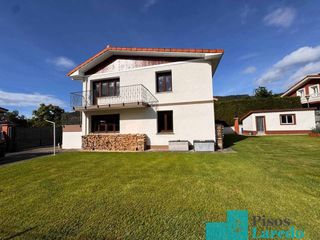 Casa in Calle pomar 1. Casa en venta en guriezo