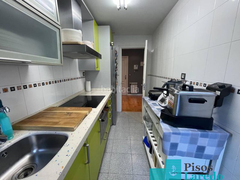 Foto f71c6952-a06e-4924-aab1-b0bafd104d13. Pis amb aparcament piscina a Limpias