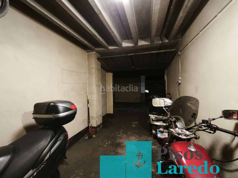 Foto 8a274ba2-25d6-4622-8f5a-d6dd80b46f25. Aparcament cotxe a Centro Laredo
