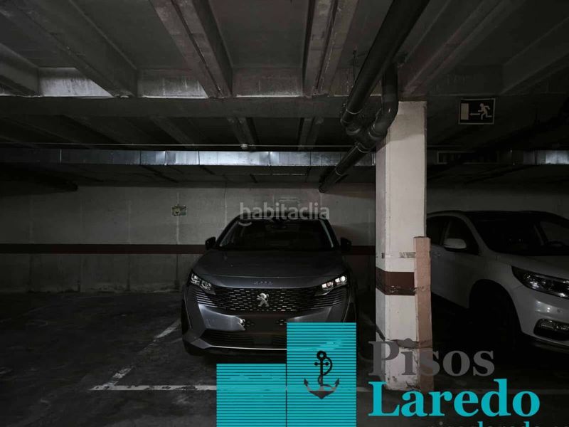 Foto 3ec8b733-e8ff-40b3-8828-e00792b7c573. Pis amb calefacció aparcament a Zona Playa Laredo