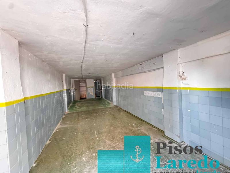 Foto f269ee4d-c83b-473e-84fb-928e0dd227ad. Aparcament cotxe a Zona Playa Laredo
