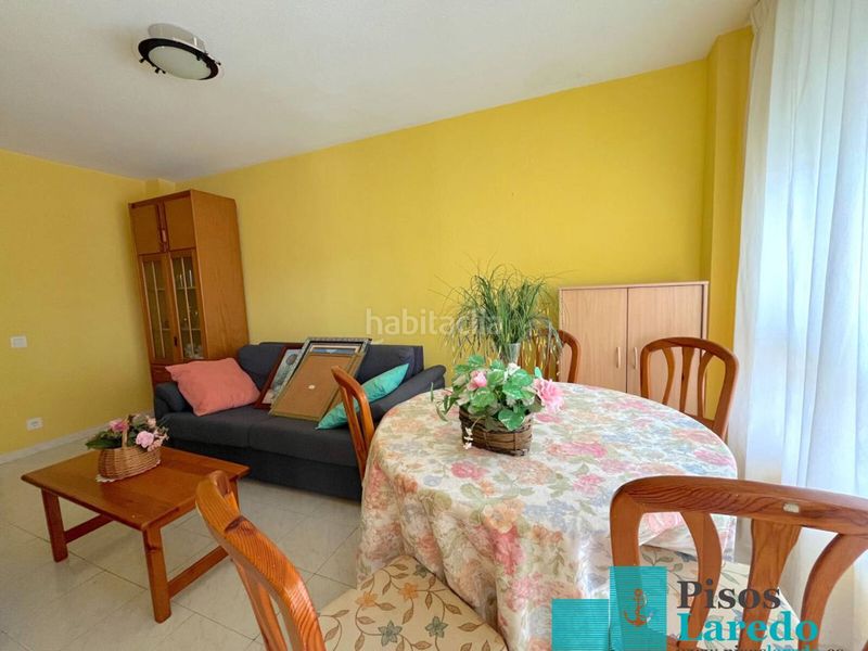 Foto f71a0fb6-21e8-41d9-a7d0-0d25db1bd10b. Dúplex a calle alcarite 1 a Ris Noja