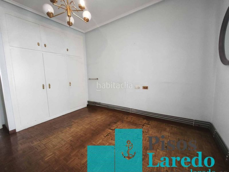 Foto 1678bbf1-70bc-4156-90b2-aecbb0c1ad5d. Piso en calle marqués de valdecilla 1 piso de tres habitaciones en pleno Centro en Laredo