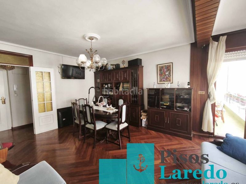 Foto 47de5908-9dad-48a8-b020-6eb9bd257390. Piso en calle marqués de valdecilla 1 piso de tres habitaciones en pleno Centro en Laredo