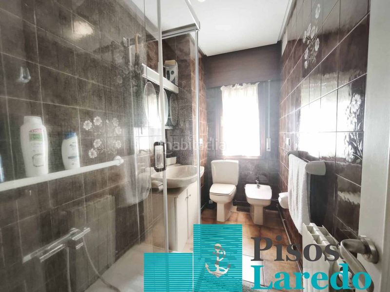 Foto 72955855-c9e1-4c39-9633-9ae17e8e472d. Piso en calle marqués de valdecilla 1 piso de tres habitaciones en pleno Centro en Laredo