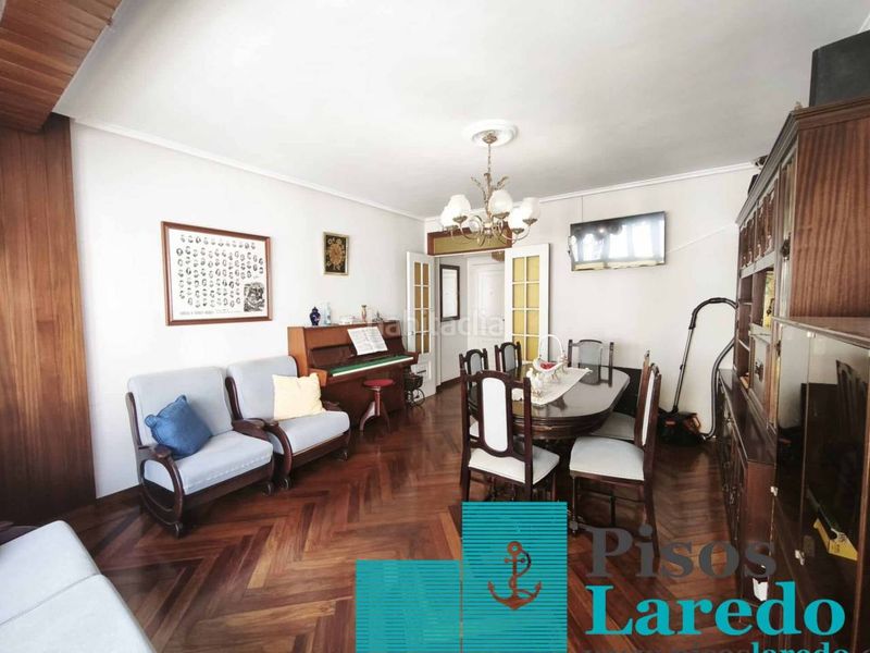 Foto 8d77d46d-0cef-4b36-a608-6636ed822445. Piso en calle marqués de valdecilla 1 piso de tres habitaciones en pleno Centro en Laredo