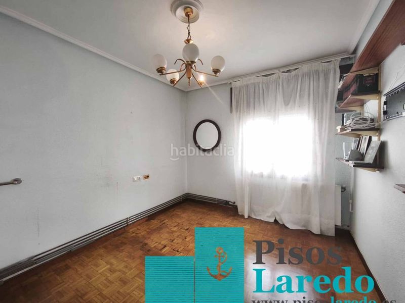Foto c6a1c08e-8225-48aa-b4a6-3bd4ae06ab38. Piso en calle marqués de valdecilla 1 piso de tres habitaciones en pleno Centro en Laredo
