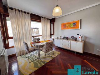 Appartement à Calle pintor pablo puente 8. Piso en venta en colindres