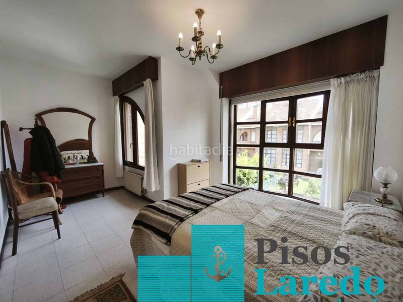 Foto 0711bcce-4105-451d-b289-486bc639721e. Casa adossada amb calefacció aparcament a Zona Playa Laredo
