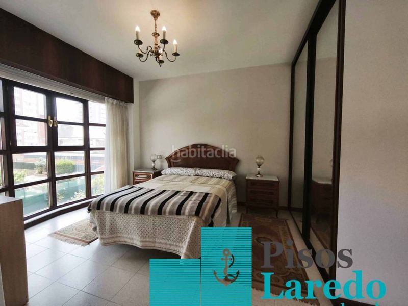 Foto 15c32dad-f5cf-466c-a29e-e05ea7fc48b3. Casa adossada amb calefacció aparcament a Zona Playa Laredo