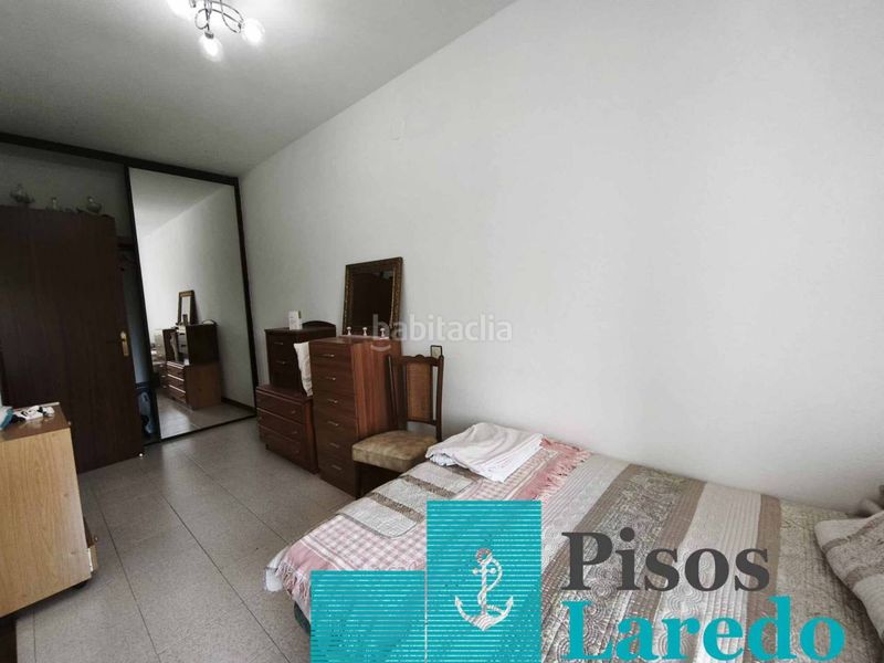 Foto 28ca6bee-a7bb-46a0-890b-c33f0d9227d3. Casa adossada amb calefacció aparcament a Zona Playa Laredo