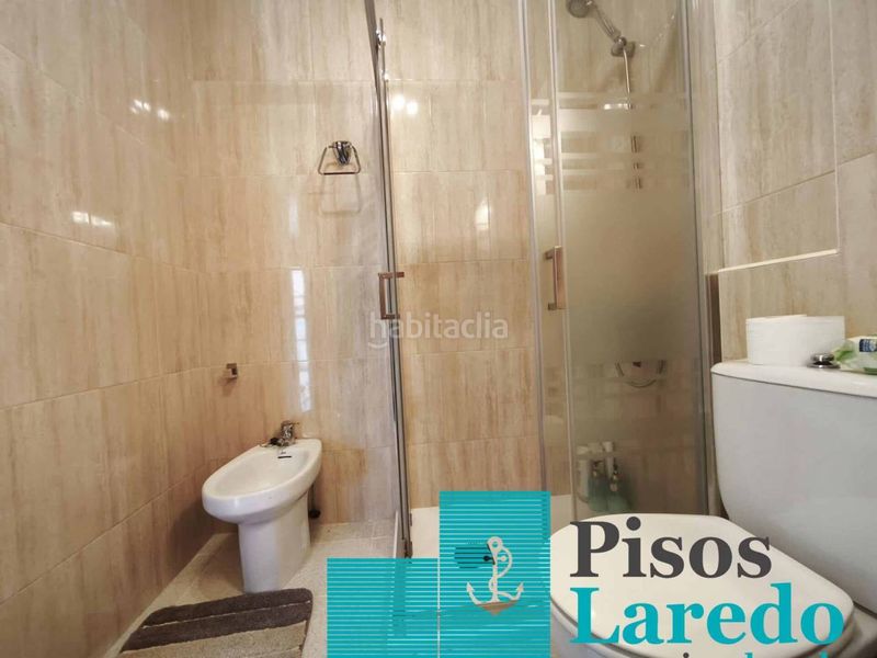 Foto 70ab56c3-ee0f-4344-97f6-b73e43b26d22. Casa adossada amb calefacció aparcament a Zona Playa Laredo