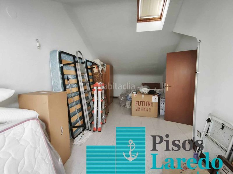 Foto 91d7dc1c-f8e9-4e87-8456-8e93f795d01c. Casa adossada amb calefacció aparcament a Zona Playa Laredo