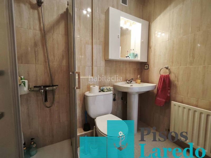 Foto bba80ba8-5e69-467d-9d8e-b20c6f85f4d7. Casa adossada amb calefacció aparcament a Zona Playa Laredo