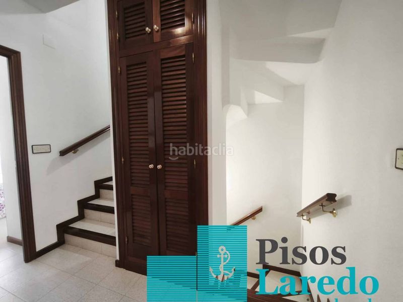Foto bf5721df-569a-4bf4-a4bd-d03873ee6ec6. Casa adossada amb calefacció aparcament a Zona Playa Laredo