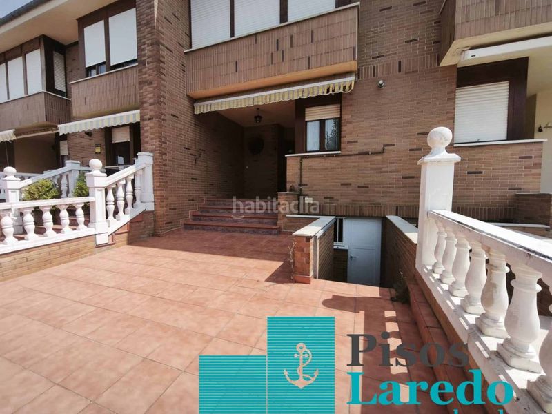 Foto c79301f7-8926-4e18-9b32-8a13e91ee177. Casa adossada amb calefacció aparcament a Zona Playa Laredo