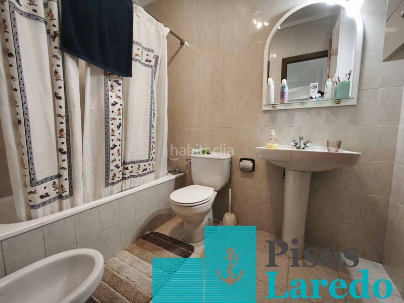 Foto cef52630-057b-4e2c-8e7c-ea58be60e09f. Casa adossada amb calefacció aparcament a Zona Playa Laredo