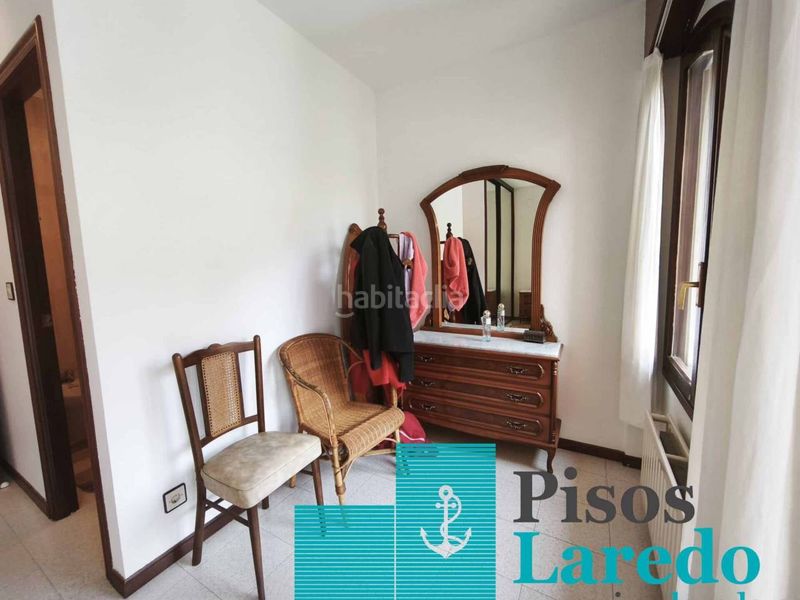 Foto e403ad9b-b5c0-4781-b786-2b26d41dc21e. Casa adossada amb calefacció aparcament a Zona Playa Laredo