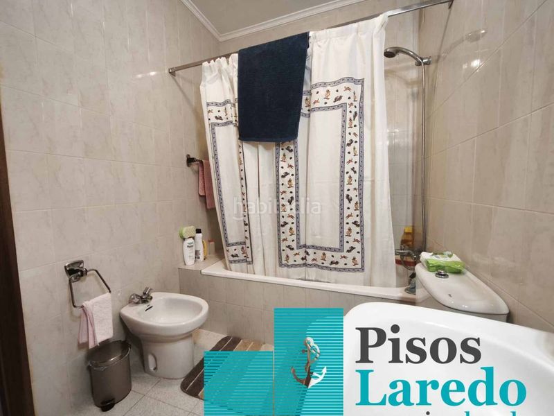 Foto e4722a96-adf2-4fcf-b28e-263317229cd1. Casa adossada amb calefacció aparcament a Zona Playa Laredo