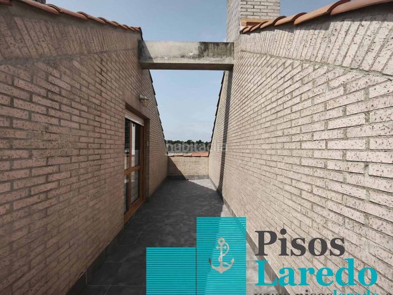 Foto 4c7bf416-4ae5-454a-ad88-41366b3ec428. Dúplex amb calefacció aparcament piscina a El Puntal Laredo