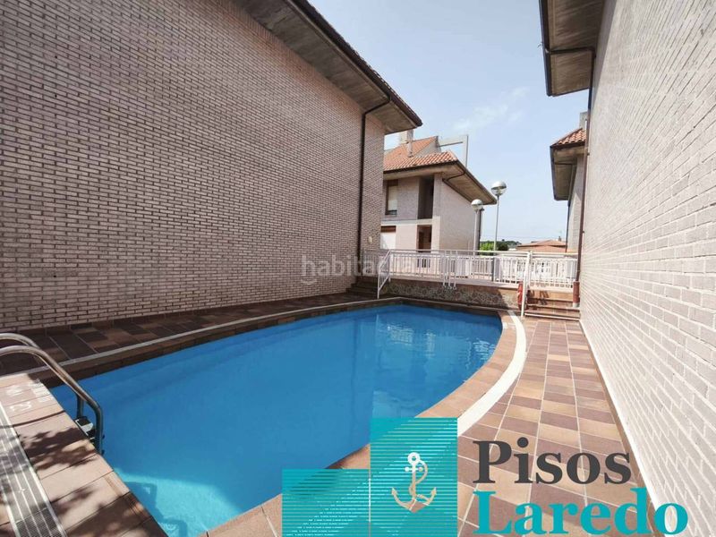 Foto 61799001-bd4d-4240-a02a-9e86fda78bde. Dúplex amb calefacció aparcament piscina a El Puntal Laredo