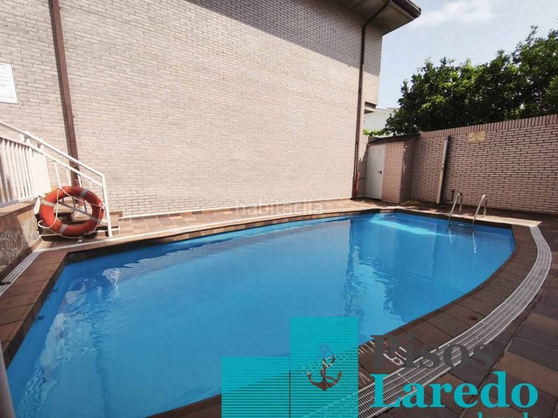 Foto e3a9cbe1-4e09-47fa-b050-47a6fdece9fc. Dúplex amb calefacció aparcament piscina a El Puntal Laredo