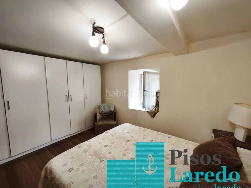 Foto 4c69fd65-7ec5-4277-bf42-f7d4a91c07d0. Casa aparellada amb aparcament a Rasines