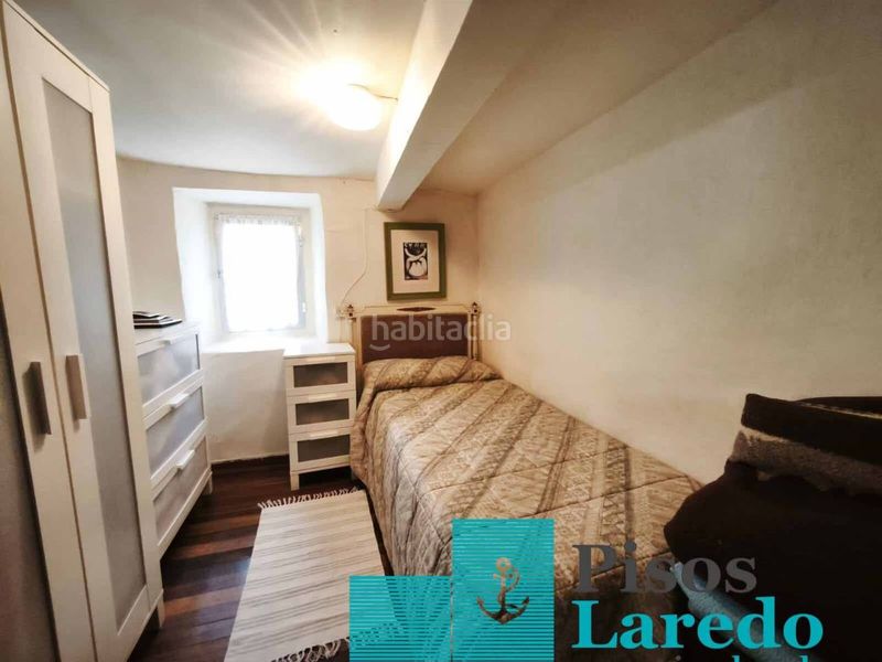Foto 946be176-3e4a-4844-859b-e6a324771467. Casa aparellada amb aparcament a Rasines