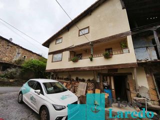 Maison jumelée  Calle la vega. Casa con terreno en rasines