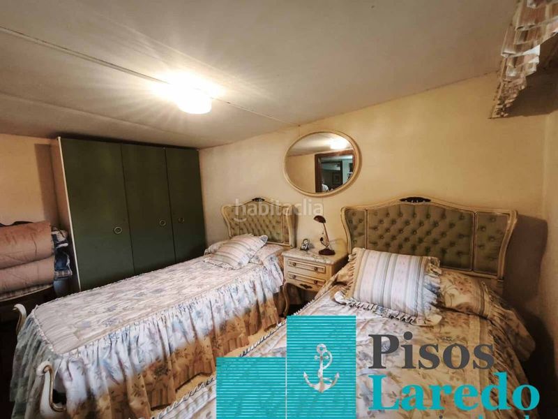 Foto afb764cf-2729-4856-ba31-d8e7f233232b. Casa aparellada amb aparcament a Rasines