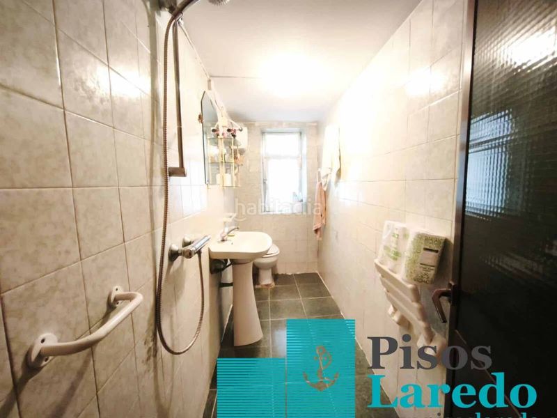 Foto e6d0e7bf-d789-4805-a9cc-027a559bb845. Casa aparellada amb aparcament a Rasines